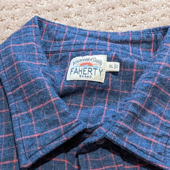 Faherty Men's XL Plaid Button Down Shirt Front Pocket Blue Pink Long Sleeve - Picture 2 of 8